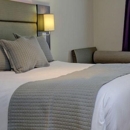 Premier Inn Huddersfield West Eksteriør bilde