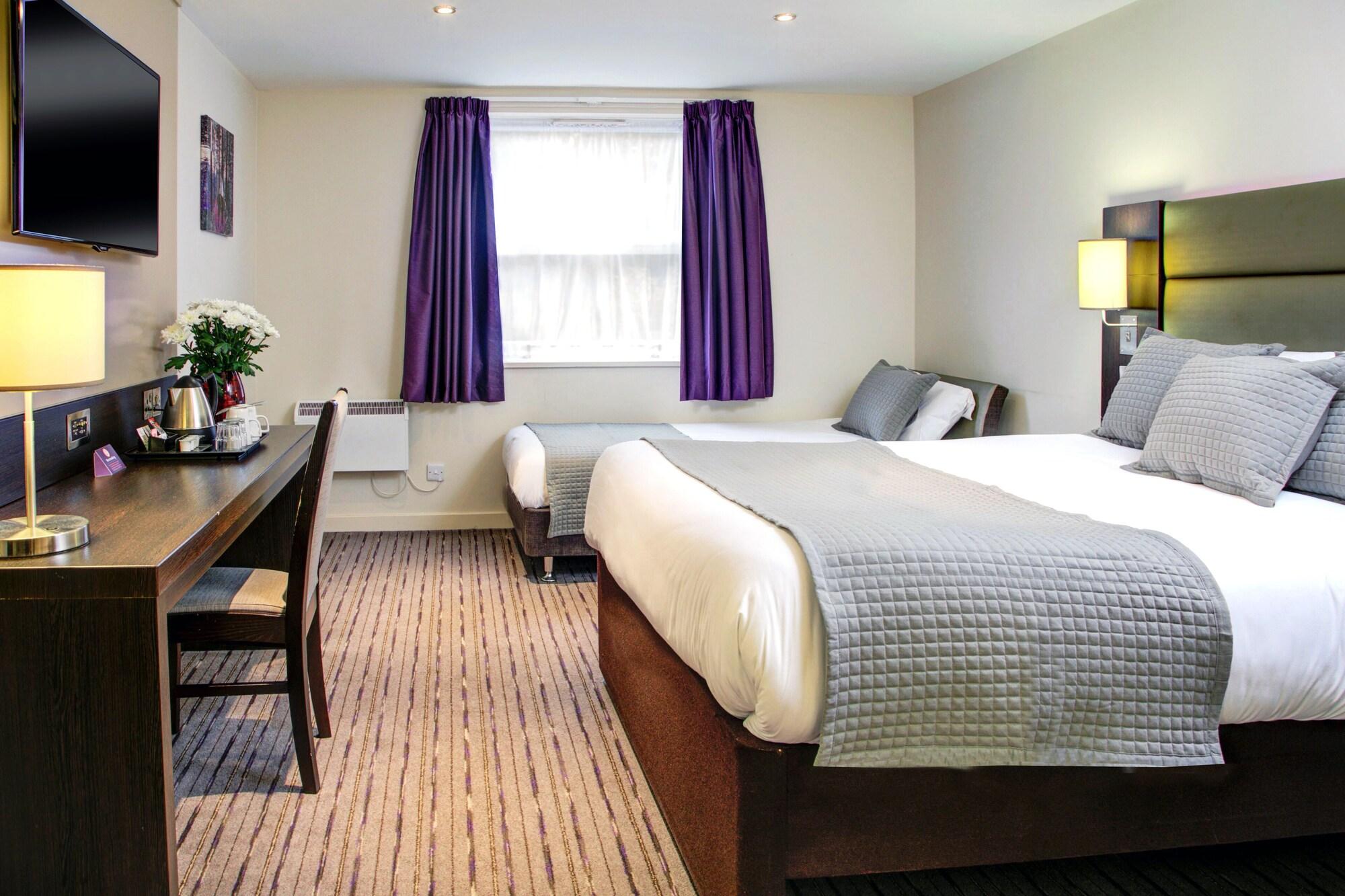 Premier Inn Huddersfield West Eksteriør bilde