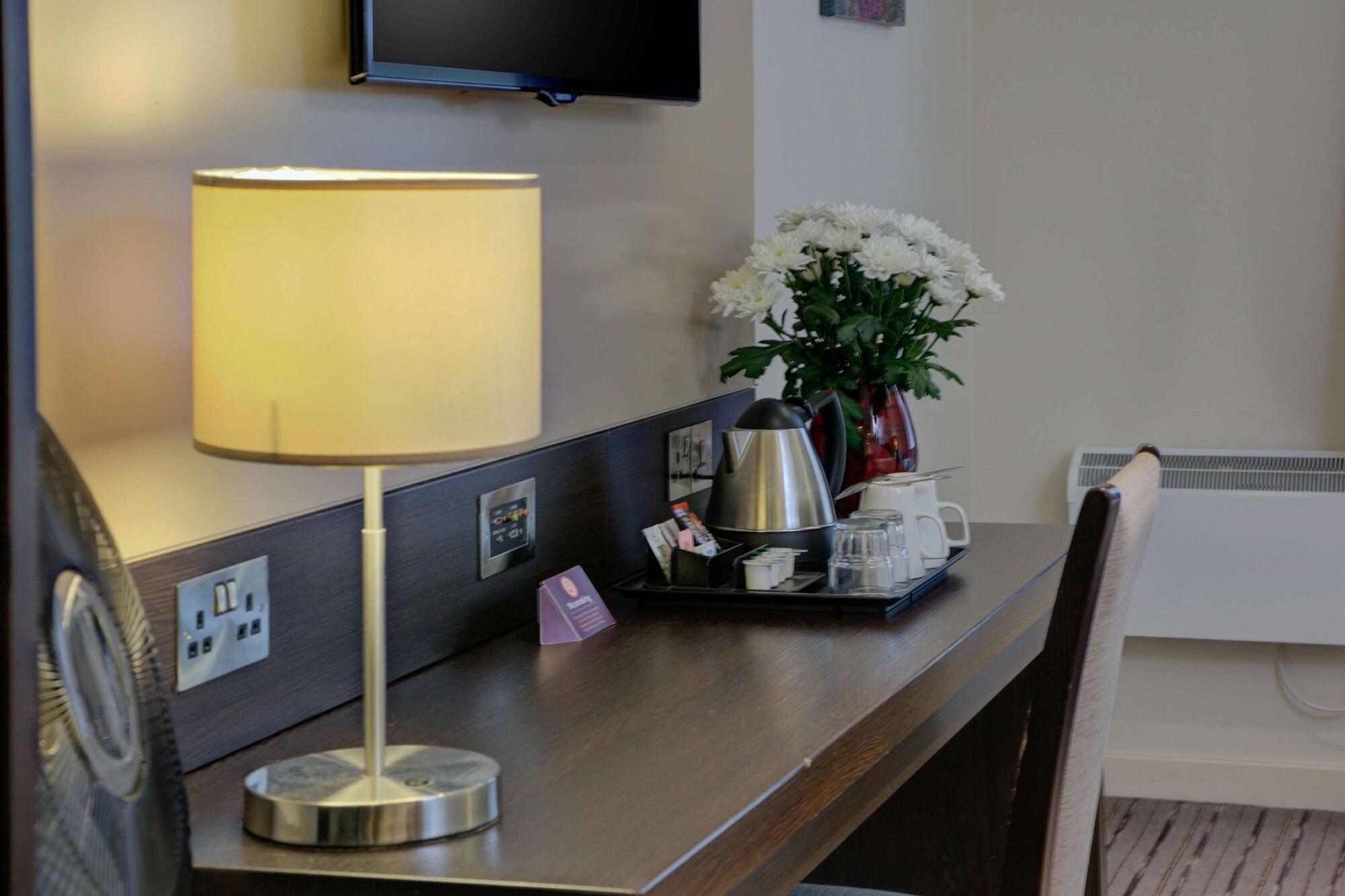 Premier Inn Huddersfield West Eksteriør bilde