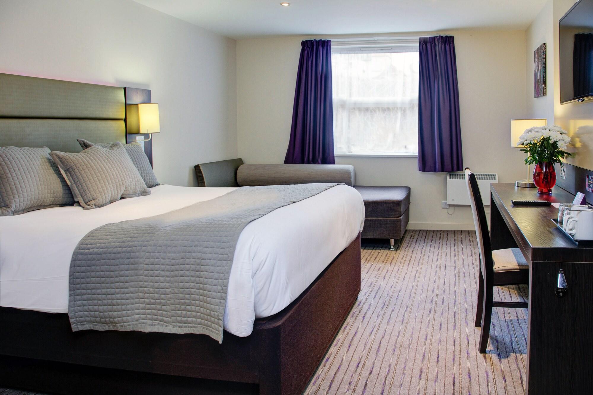 Premier Inn Huddersfield West Eksteriør bilde