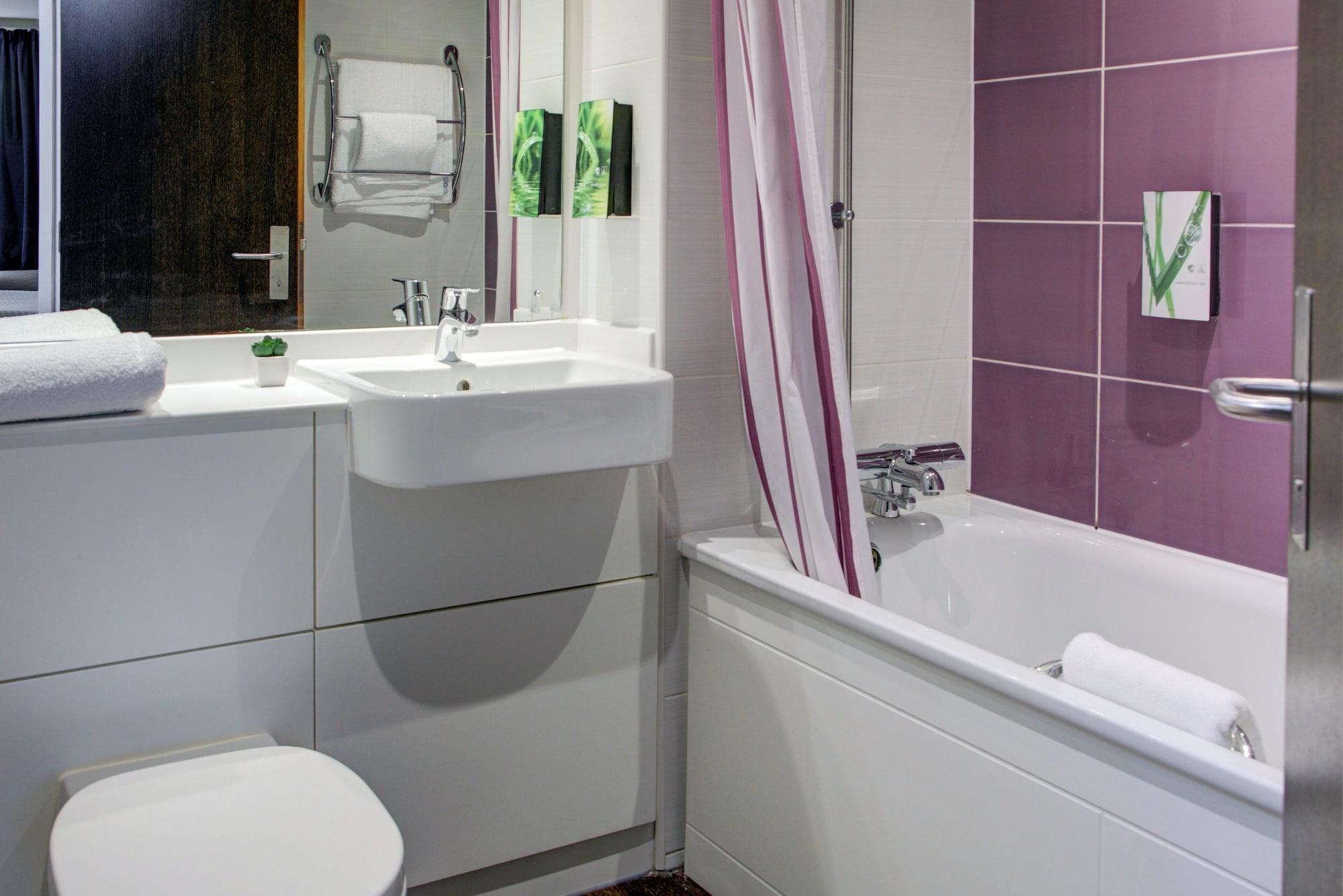 Premier Inn Huddersfield West Eksteriør bilde