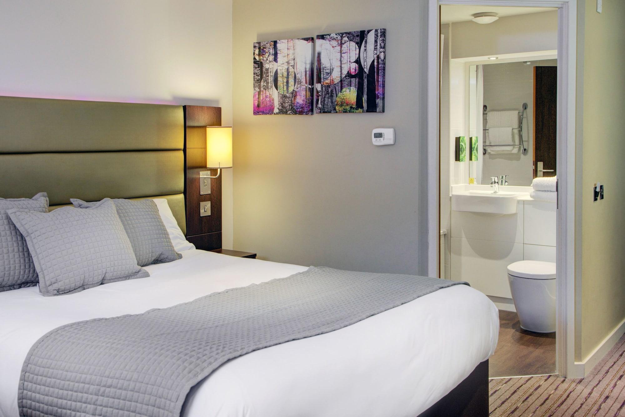 Premier Inn Huddersfield West Eksteriør bilde