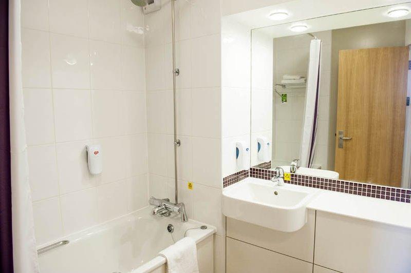 Premier Inn Huddersfield West Eksteriør bilde
